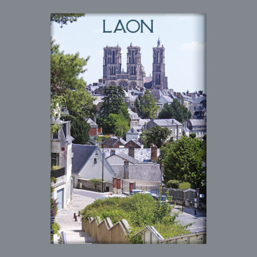 LAON - CATHEDRALE VUE DE LOIN
